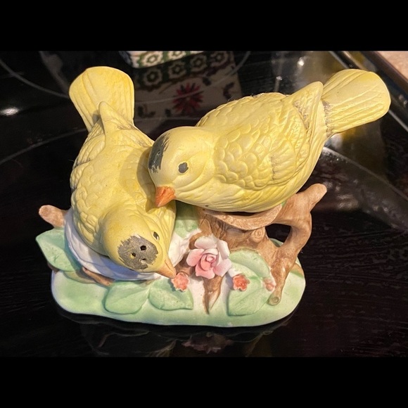 Royal Crown Pottery Hand Painted Yellow Finches Salt/pepper Shakers W/bird Nests - Picture 2 of 16